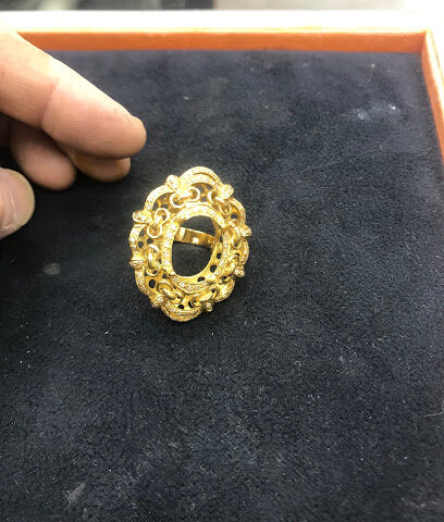 ALROMAIZAN GOLD & JEWELLERY (LLC) - Dubai - +971 6 571 9597