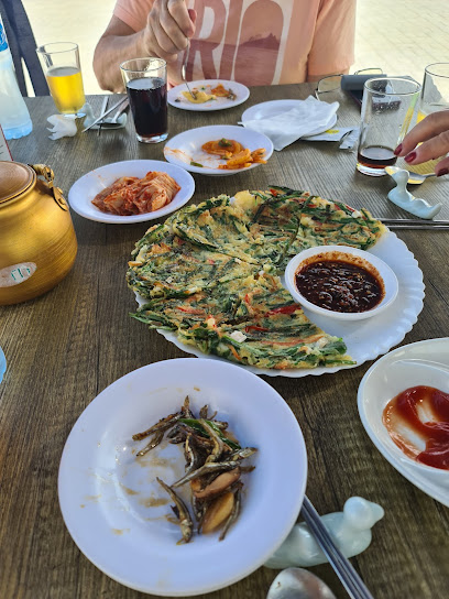 전주가든 루와이스(제벨 다나 달마 포트) JeonJoo Garden Korean Food at Ruwise in UAE - United Arab Emirates|Al Dhannah City - Abu Dhabi|Adnoc beach