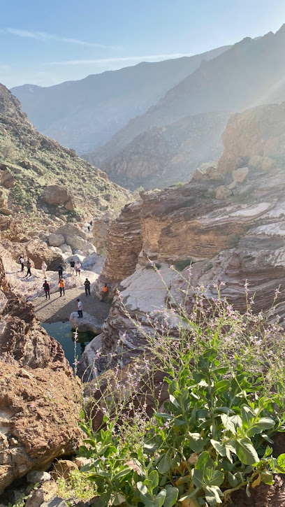 Hiking car parking - United Arab Emirates|Fujairah|Wadi Ghub - Unnamed Road|H5GP+V5R