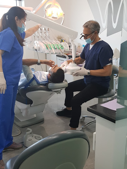 Dental Avenue 1987 - United Arab Emirates|Sharjah|Al Mamzar Corniche - Al Sondos Tower HC Floor Shj - Almamzar area near expo center