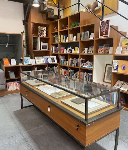 Zerzura Books and Prints - Sharjah - +971 52 213 7411