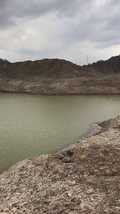 Wadi Dalam lake - United Arab Emirates|Dalam - Fujairah|H7HR+CFX