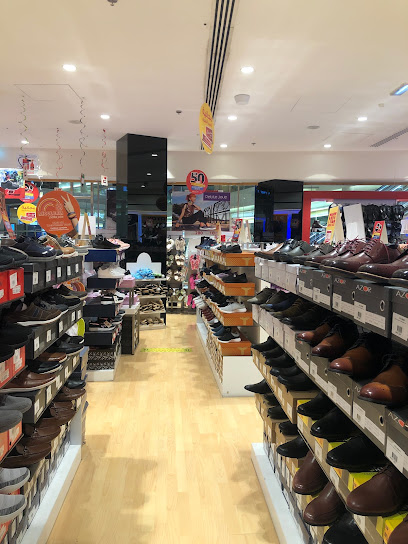 Shoes 4 us - United Arab Emirates|Dubai|Reef Mall - Salah Al Din St|789C+RXP