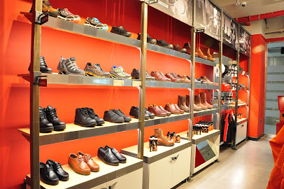 Red Wing Store - Sharjah - +971 4 297 2797