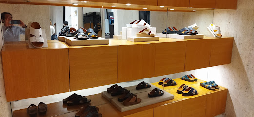 Private Collection - Sharjah - +971 2 447 1267