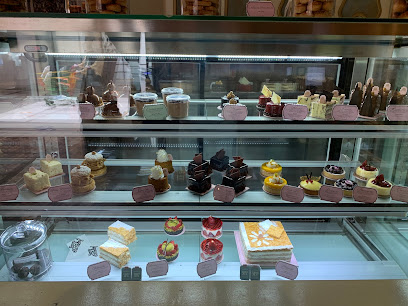 Shakespeare and Co. ( Café Restaurant – Pâtisserie – Chocolates – Catering) - Sharjah - +971 2 876 6268