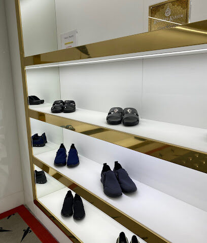Cesare Paciotti - Sharjah - +971 2 681 3900