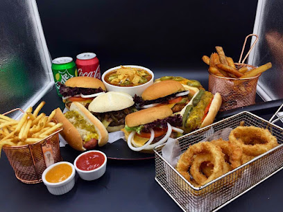 AREA 51 BURGER CAFE - Sharjah - +971 50 102 5151