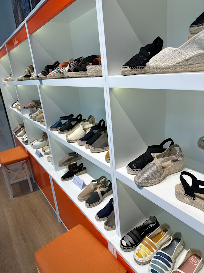 Alpargata Uris - Dubai Hills Mall - United Arab Emirates|Dubai|1st Floor