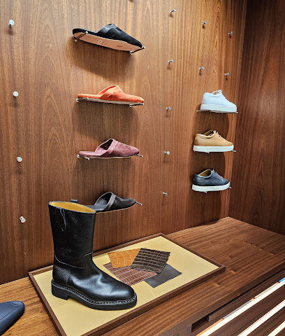 John Lobb - Sharjah - +971 4 818 1288