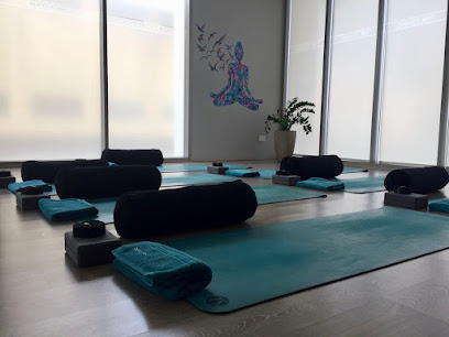 The Studio Yoga & Fitness - دبي - +971 4 286 0670