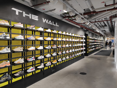 Sneaker District - Sharjah - +971 2 645 5678