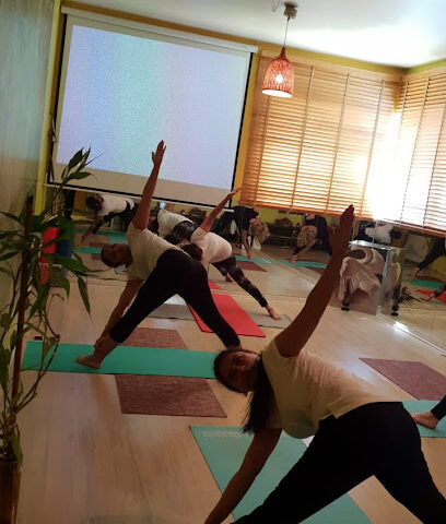 Gems Of Yoga - أبو ظبي - +971 50 653 2750