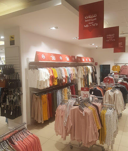 Max - Abu Dhabi - +971 56 520 5153