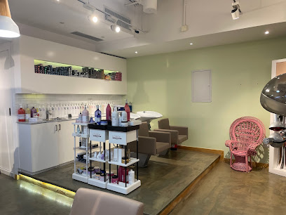 Her Bar Ladies Salon - Abu Dhabi - +971 56 488 9338
