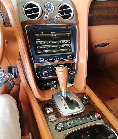 Class Car Garage - Abu Dhabi - +971 50 448 2356