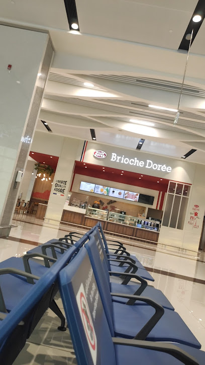 Hertz - Sharjah Airport - United Arab Emirates|Sharjah|outside baggage claim area|Inside arrivals terminal