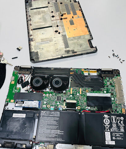 Laptop service center in Abu Dhabi مركز خدمة كمبيوتر محمول في أبو ظبي - Abu Dhabi - +971 52 185 4827
