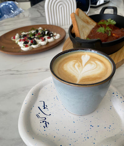 ليون كافيه LYON CAFE - Abu Dhabi -