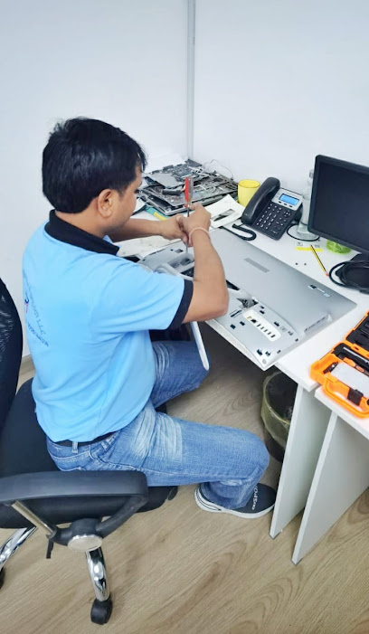 Royal International Technology LLC - IT Support in Dubai - United Arab Emirates|Al Karama - Dubai|near ADCB Metro Station|301