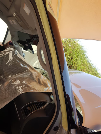 Fix IT Auto Glass Dubai General Repairing CO LLC - United Arab Emirates|near LA Patisserie - Al Quoz - Al Quoz Industrial Area 1 - Dubai|18th St|Warehouse no. 2