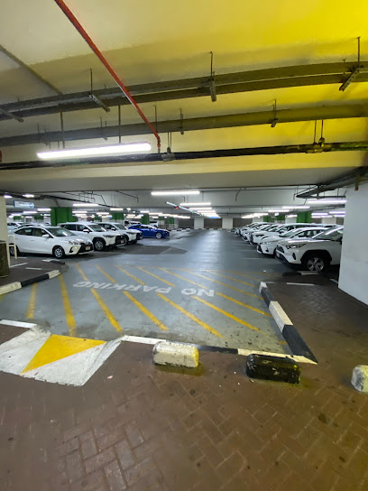 Hertz - Dubai Airport Terminal 3 - United Arab Emirates|Dubai|Terminal 3 Arrivals Parking Area