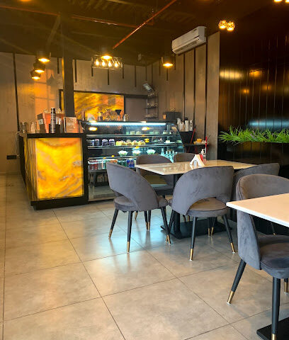 For Four Restaurant & Cafe - Abu Dhabi -