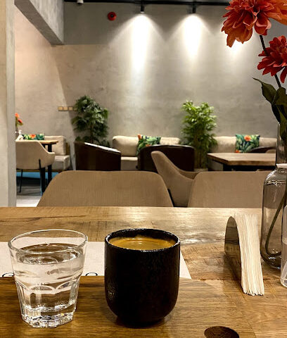 LéROI Cafe and Restaurant - Abu Dhabi - +971 54 702 6898