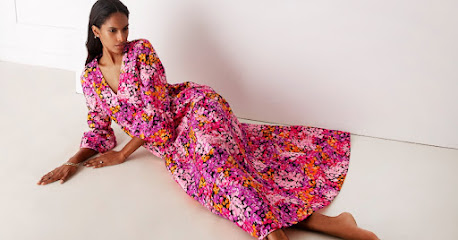 Jolie Boutique - Abu Dhabi - +971 2 635 2727