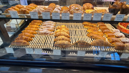 Paul Bakery & Restaurant - Abu Dhabi - +971 6 741 7367