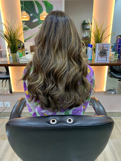 Isra Salih Beauty Lounge - United Arab Emirates|Sharjah|Muwailih Commercial