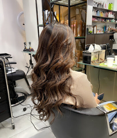 khaledhairstylist freelance hairstylist at polished hair and beauty salon - Abu Dhabi - +971 50 474 5372