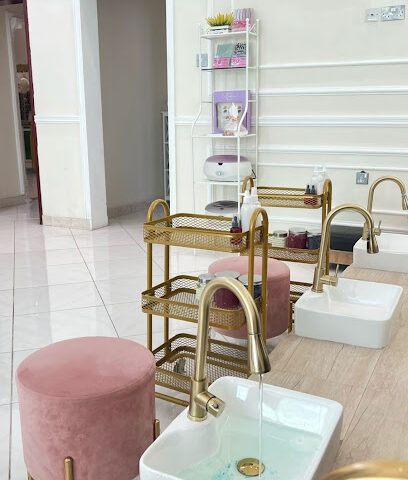 مركز مكياجي للتدريب و التجميل - Abu Dhabi - +971 56 653 9767