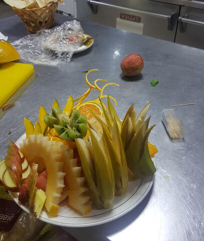 مطعم راس الجبل - Abu Dhabi - +971 56 608 5400