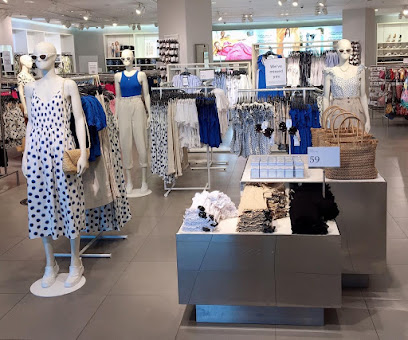 H&M - Abu Dhabi - +971 7 226 4925