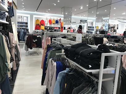 H&M - Abu Dhabi - +971 4 341 5440