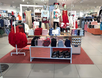 H&M - Abu Dhabi - +971 6 530 0170