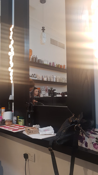 Prestige Hareem Beauty Center - United Arab Emirates|Al Mas'oudi - Abu Dhabi|Round About|7P9V+MC8
