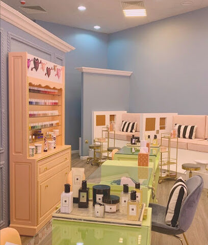 Mirrors Beauty Salon - Ras Al Khaimah - Abu Dhabi - +971 7 208 2277