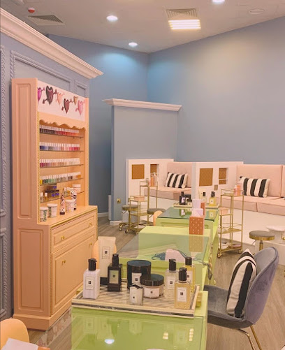 Mirrors Beauty Salon - Ras Al Khaimah - United Arab Emirates|Ras al Khaimah|Unnamed Road