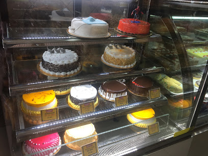 Pumpy's Restaurant & Confectionery - Abu Dhabi - +971 4 352 8585