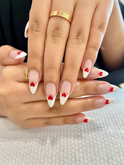 Gloss Up Beauty Lounge - United Arab Emirates|Al Jimi - Al Ameriya - Abu Dhabi|Al Maqasid St