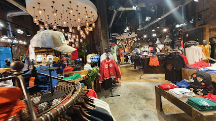 Superdry Dubai Mall - Abu Dhabi - +971 4 330 8482