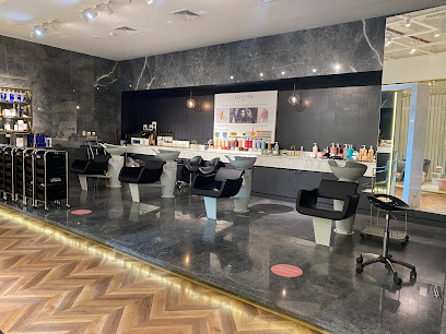Brush and Blush Beauty Parlour - Abu Dhabi - +971 3 722 2353