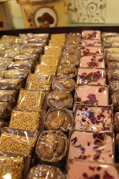 LUGANO chocolate - United Arab Emirates|Al Hisn - W4 - Abu Dhabi|6 شارع المِحَيْبِس